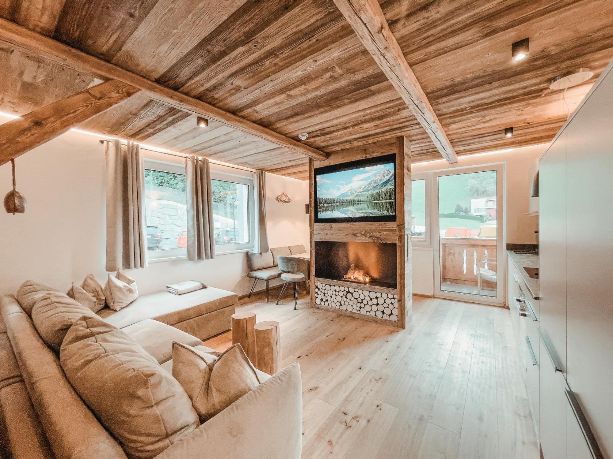 Oldwood Chalet - Balcony & Car Park By Alpenluxus Appartements Fuegen Exterior photo